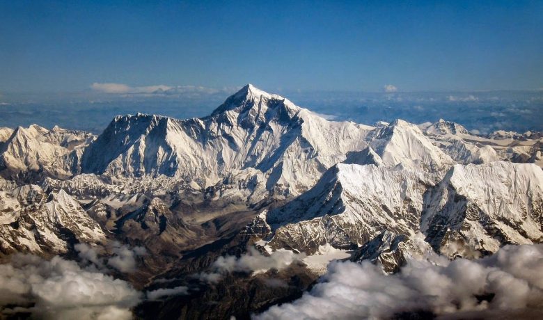 mount everest, adventure travel, mountaineering equipment, Himalayan trekking routes, Nepal trekking routes, Tibet trekking routes, climbing guides, mountaineering courses,